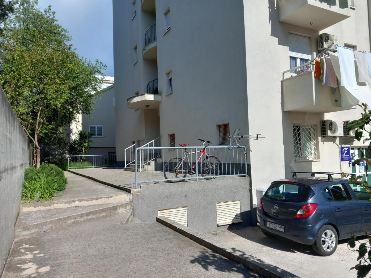 "Idea" Room With Free Parking Split Exterior photo